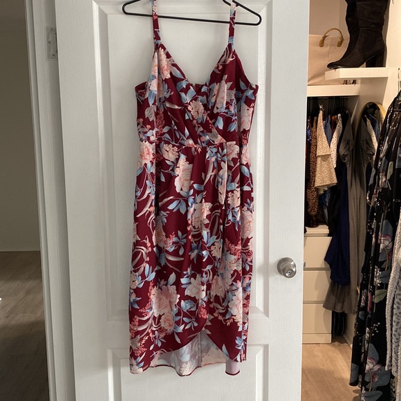 Beautiful burgundy floral dress M city chic - Picture 2 of 12